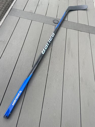 Custom Royal Blue Bauer Nexus Sync Right Handed Hockey Stick P28M (Used) 50 Flex Junior like new