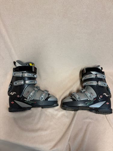 Mondo 27 & 27.5 Unisex Nordica F8 All Mountain F8 Ski Boots (Used)