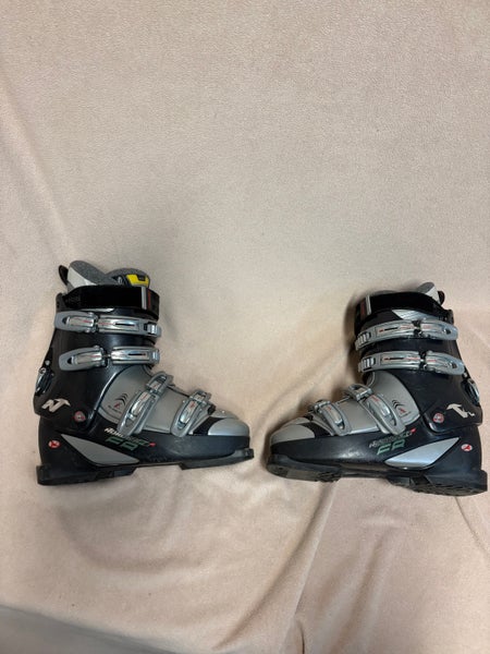 Mondo 27 & 27.5 Unisex Nordica F8 All Mountain F8 Ski Boots (Used)