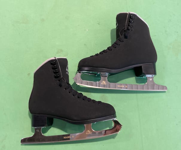 NEW Black Jackson Ultima Mystique Figure Skates Size 4