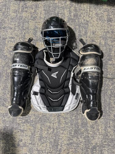 Black & Silver Youth Easton Gametime Catcher's Set (Used) | Ages 9-12