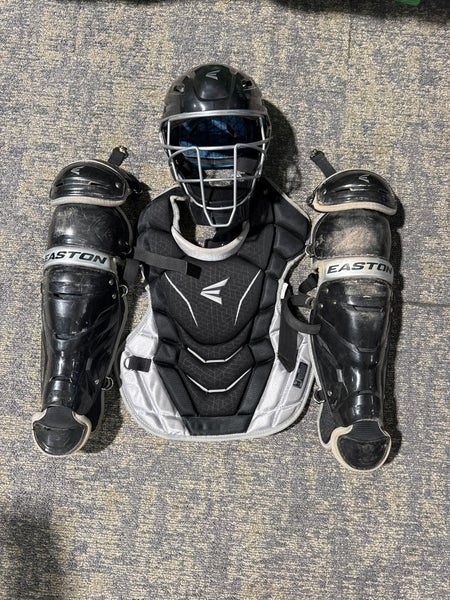 Black & Silver Youth Easton Gametime Catcher's Set (Used) | Ages 9-12