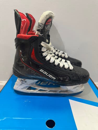 Bauer Vapor 3X Pro Hockey Skates Extra Wide Width Size 3.5 w/extra steel (Used)