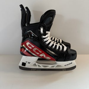 Like New Size 7.5 Regular Senior CCM JetSpeed FT6 Pro Hockey Skates Pro Stock