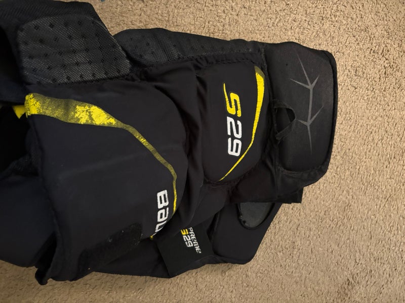 Junior Small Bauer Supreme S29 Hockey Pants (Used)