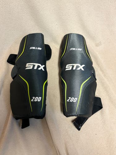 Medium Adult STX Stallion 200 Arm Pads (Used)