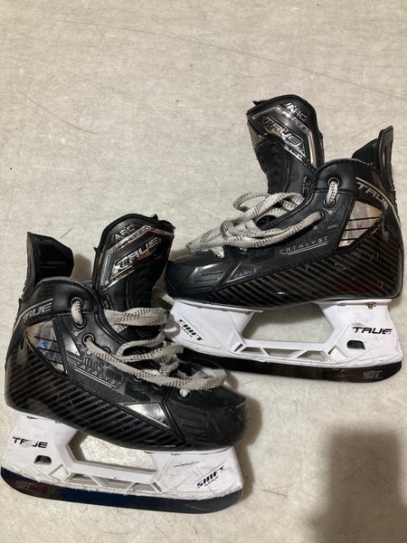 True Catalyst ARC (SMU) Hockey Skates | Size 2