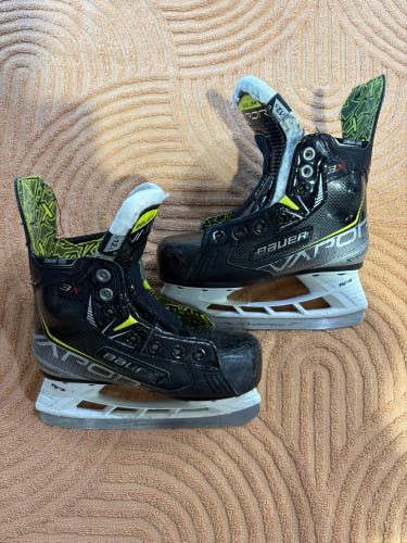 Youth Bauer Vapor 3X Hockey Skates Regular Width 12.5 (Used)