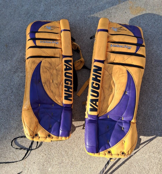 2005 33" Vaughn Velocity V2 Goalie Leg Pads Pro Stock (Used)