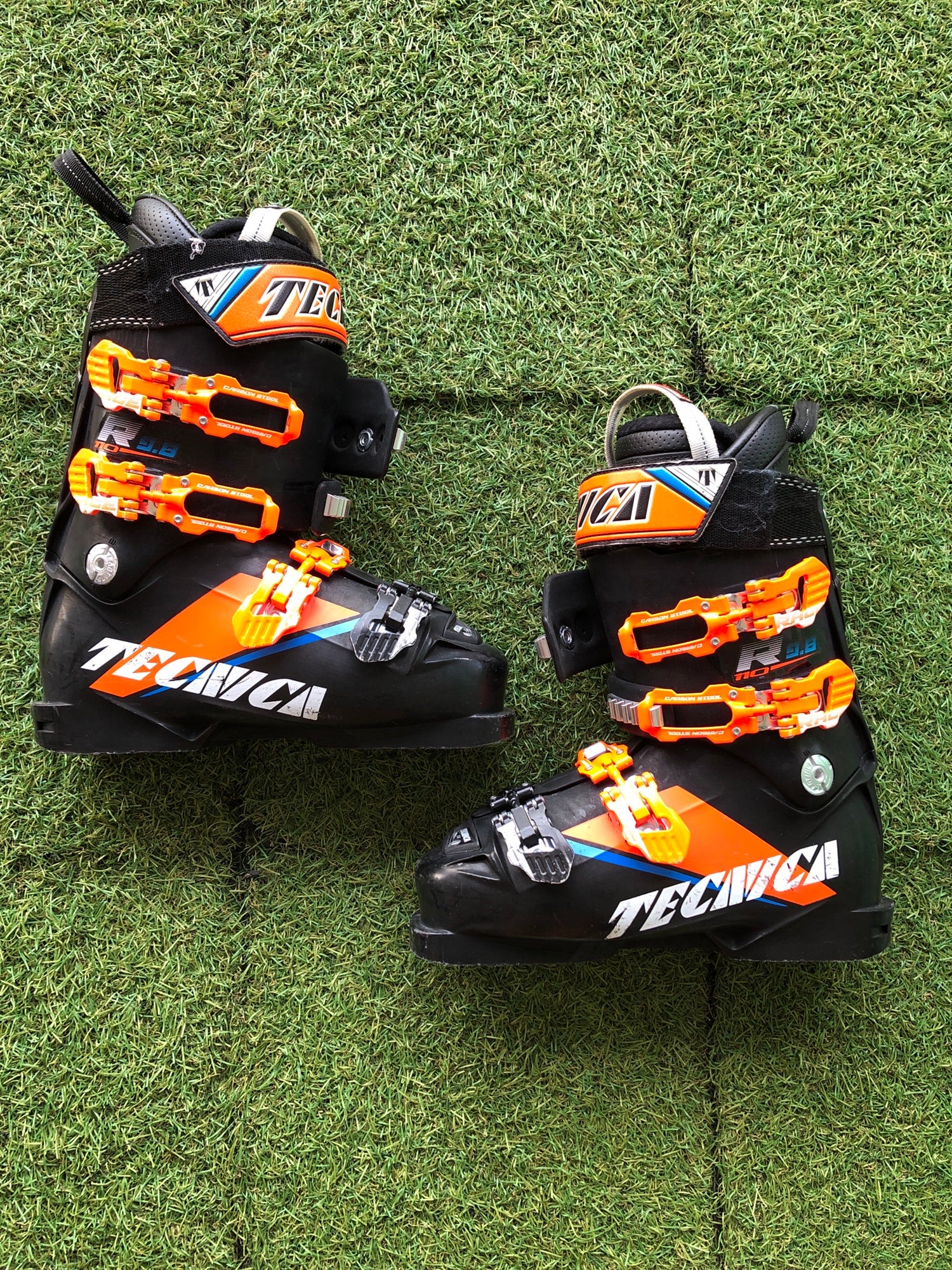 Tecnica R9.3 110 Ski Boots 25.5 (New) | SidelineSwap | Buy and