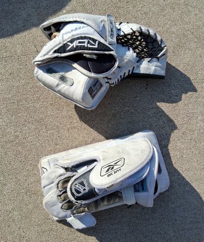 Reebok 8K INT Regular hockey goalie gloves set (Used)
