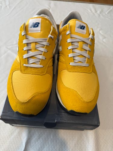 Yellow Men's Size M 11.5 (W 12.5) Adult New Balance Shoes (New)