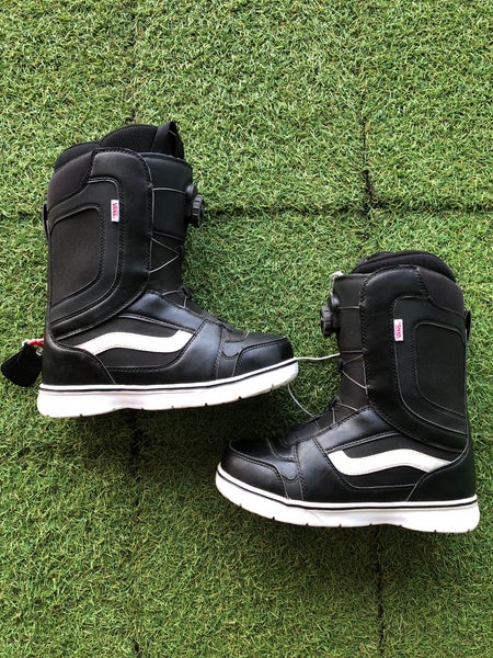 Men's 9.5 Vans Encore Snowboard Boots (Used)