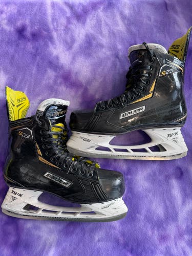 Senior Bauer Supreme S29 Hockey Skates Regular Width 11 (Used)