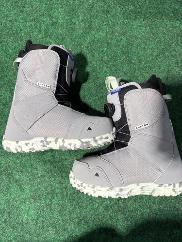 Kid's  Burton Zipline Boa Snowboard Boots (Used) | Size: 6K