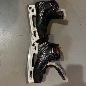 2022 CCM JetSpeed FT490 Hockey Skates Regular Width Size 3.5 (Used)