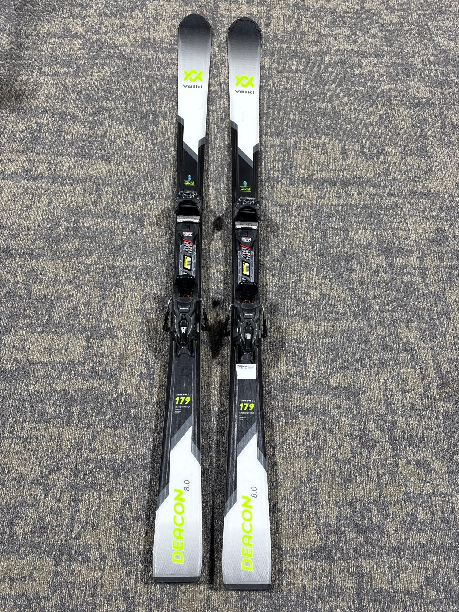 Pack Ski Völkl Deacon 8.0 + Fixations Marker FDT 10 GW - Neuf, Déstockage - Idéal Carves
