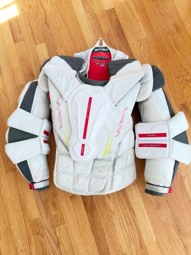 XL Bauer Vapor Hyperlite 2 Goalie Chest Protector (Used)