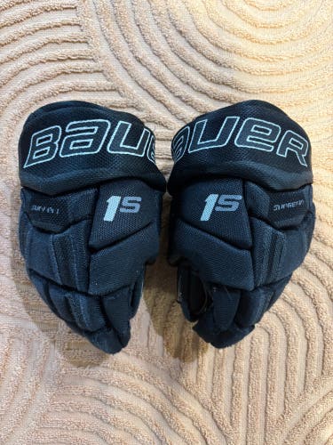 Black Youth Bauer Supreme 1S Gloves 8" (Used)