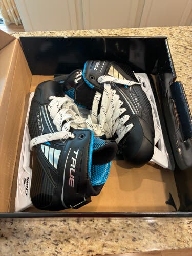 2025 True Catalyst 5X4 Hockey Goalie Skates 9 (New)