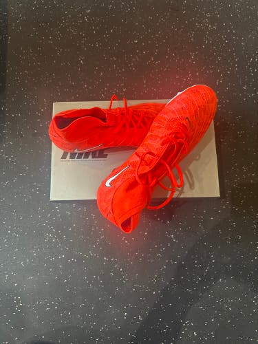 Orange Unisex Size M 9.5 (W 10.5) Nike Phantom Luna Elite Turf Cleats Cleats (New)