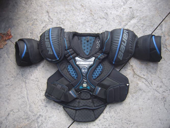 Excellent Condition Bauer Supreme One95 Hockey Shoulder Pads sz Senior Large