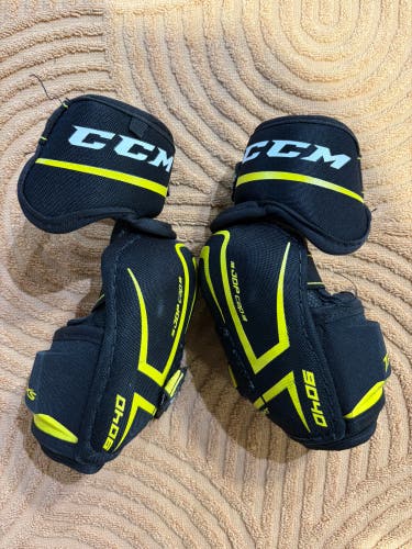 Junior Small CCM Tacks 9040 Elbow Pads (Used)