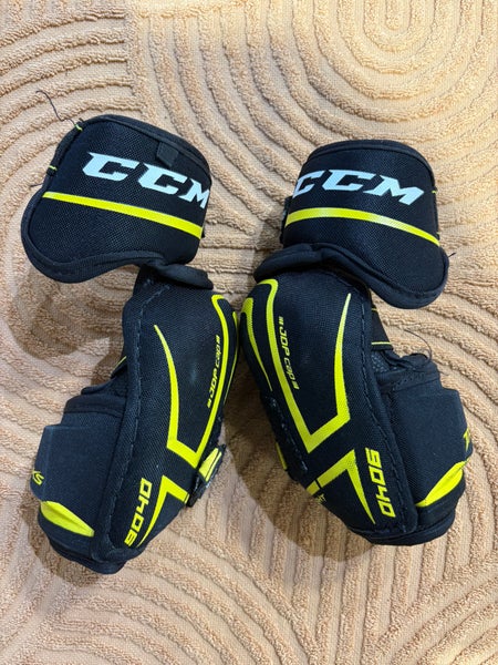 Junior Small CCM Tacks 9040 Elbow Pads (Used)