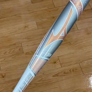 White Mizuno Finch Alloy Bat (-13) 15 oz 28" (Used)
