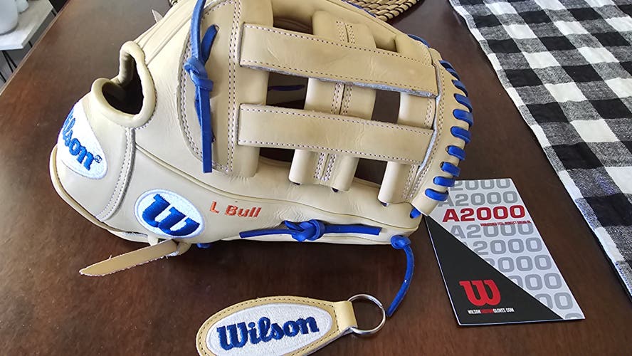 2025 Wilson RH Infield A2000 dw5 Baseball Glove 12" (New)