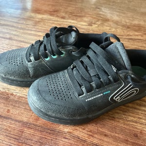 Men's Size 6.5 Bike Shoes (Used)