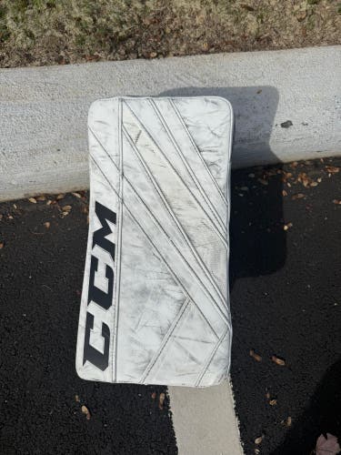 CCM Extreme Flex E5.9 Regular (Used)