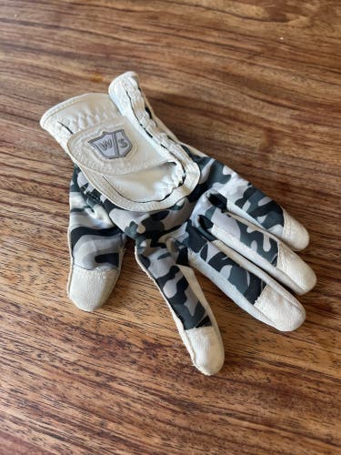Junior Small Wilson Staff Left Hand Glove (Used)