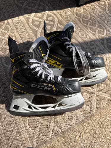 CCM Super Tacks AS3 Hockey Skates Regular Width Size 4 (Used)