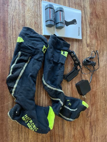Black Adult Unisex Small / Medium Hotronic Socks (New)
