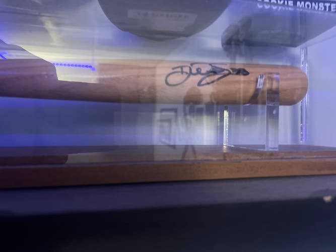 Mini signed Devin Williams bat