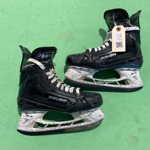 Used Intermediate Bauer Matrix Hockey Skates Size 5