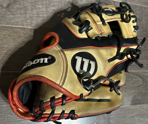 Wilson DP15 A2000 RH Infield Baseball Glove 11.5" (Used)