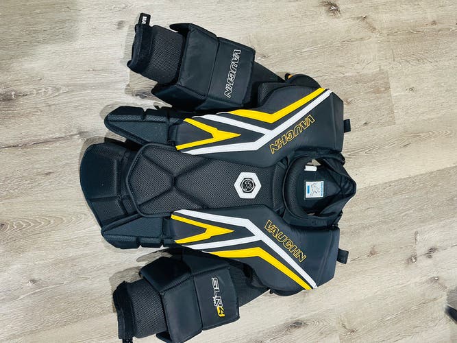 XL 2024 Vaughn SLR4 Pro Goalie Chest Protector (Used)