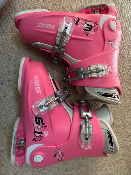 Roces 19 & 19.5 Kid's Roces All Mountain Ski Boots Soft Flex (Used)