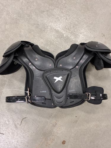 Large Youth Xenith Flyte Shoulder Pads (Used)