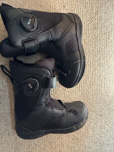 Kid's 2Y (Big Kids / Youth) Ride Norris Snowboard Boots Soft Flex All Mountain (Used)