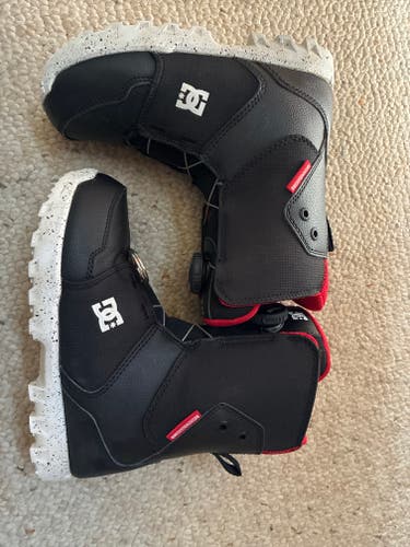 Kid's 3Y (Big Kids / Youth) DC Scout Snowboard Boots Soft Flex All Mountain (Used)