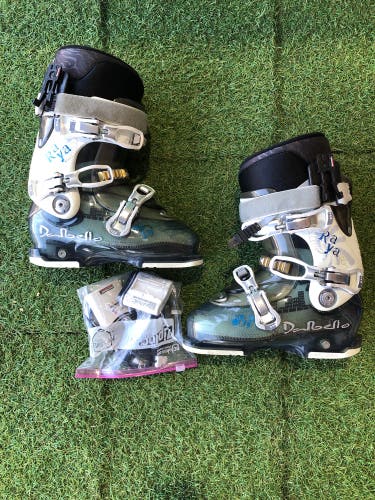 Women's Dalbello Raya Ski Boots - Mondo 23.5/277mm (Used)