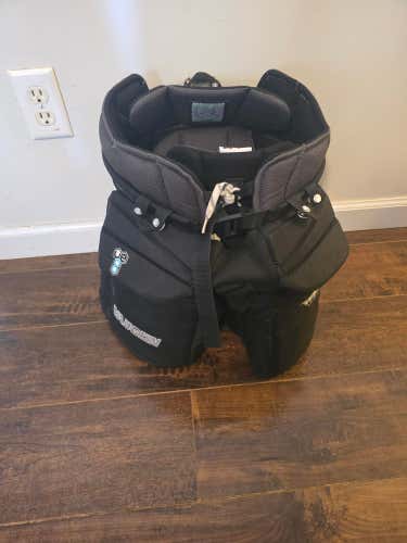 Intermediate Medium Vaughn Velocity VE8 Hockey Goalie Pants (Used)