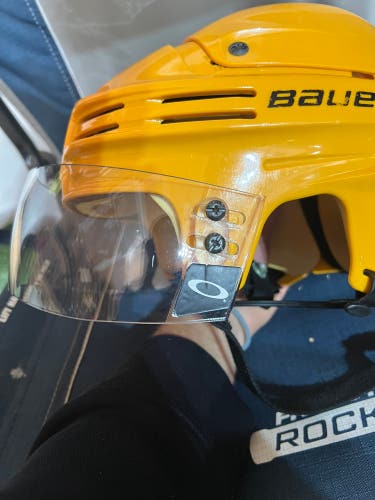 Medium Bauer 4500 Helmet (Used)