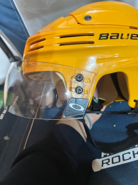 Medium Bauer 4500 Helmet (Used)