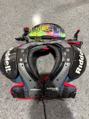 Small Youth Riddell Pursuit Shoulder Pads | 11-12" (Used)