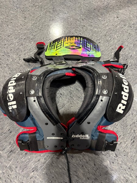 Small Youth Riddell Pursuit Shoulder Pads | 11-12" (Used)