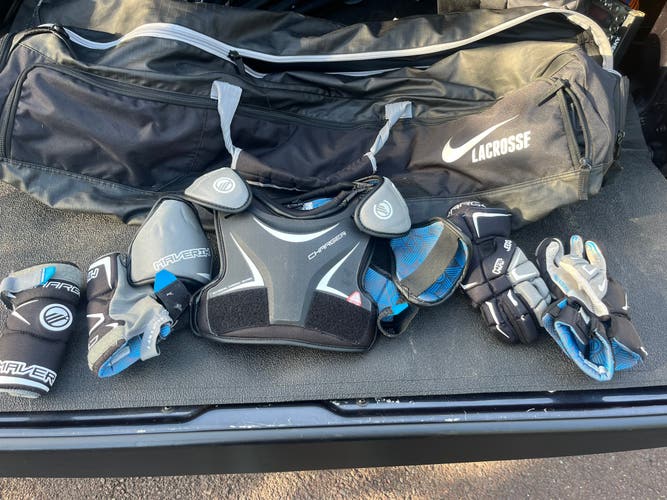 Youth Medium  Maverik Charger Pad Set. Shoulder pads Gloves and elbow pads.